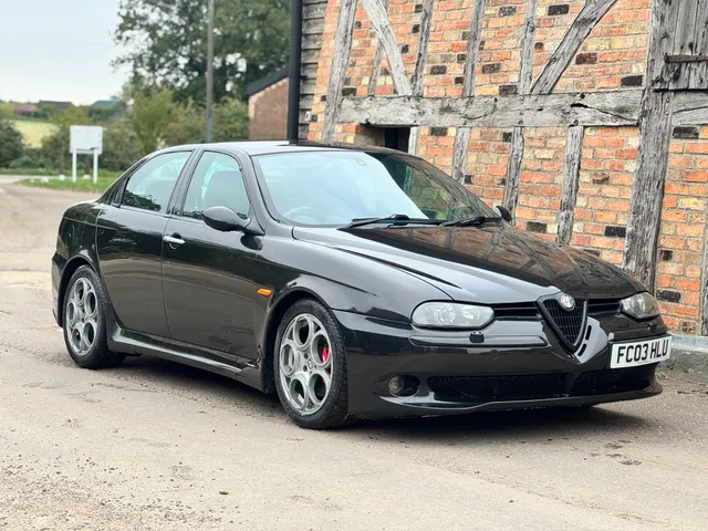 A black Alfa Romeo 156 GTA